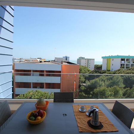 Meris Bibione Buitenkant foto
