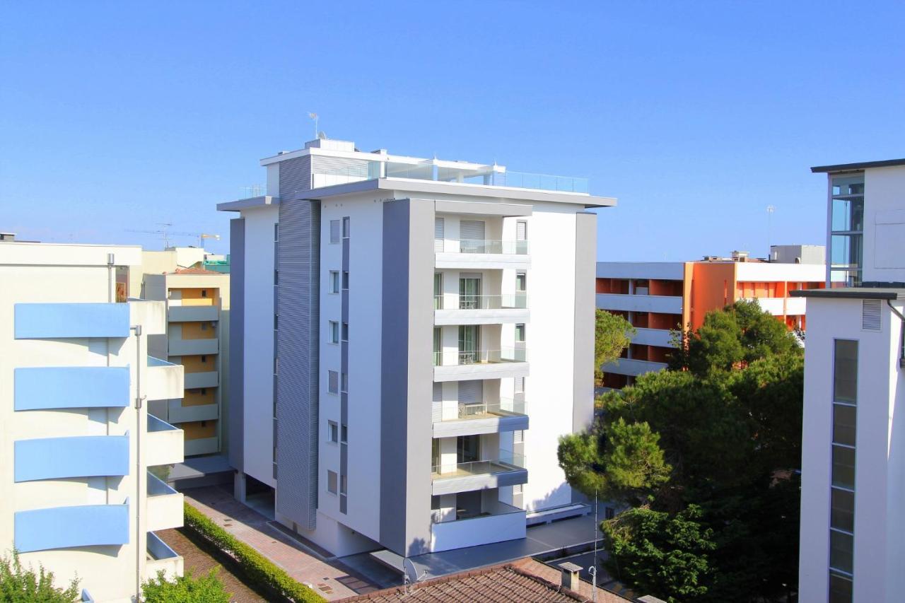 Meris Bibione Buitenkant foto